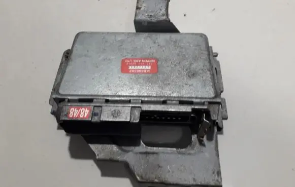 Mitsubishi Space Runner Engine control unit/module mb686562 120000d0012