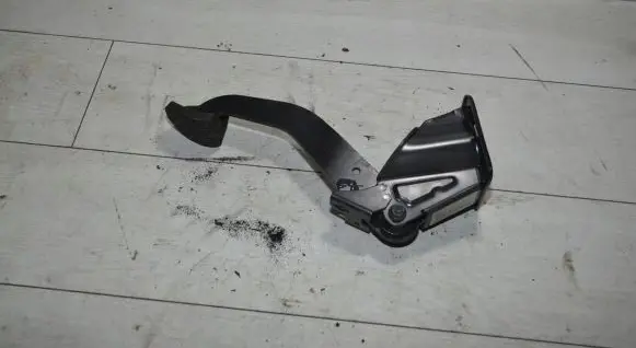 Smart Roadster Brake pedal 0009417V005