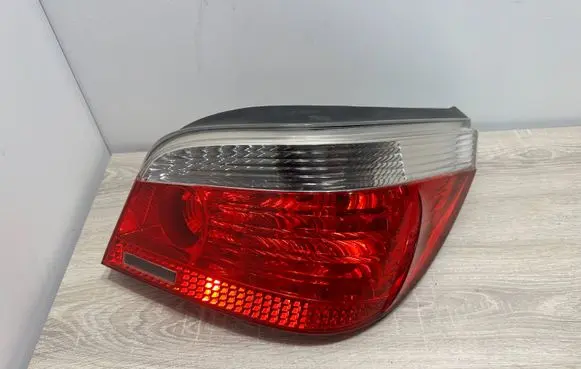 BMW 5 E60 E61 Rear/tail lights 6910768
