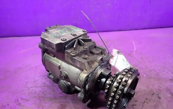 BMW 5 E39 Fuel injection high pressure pump 