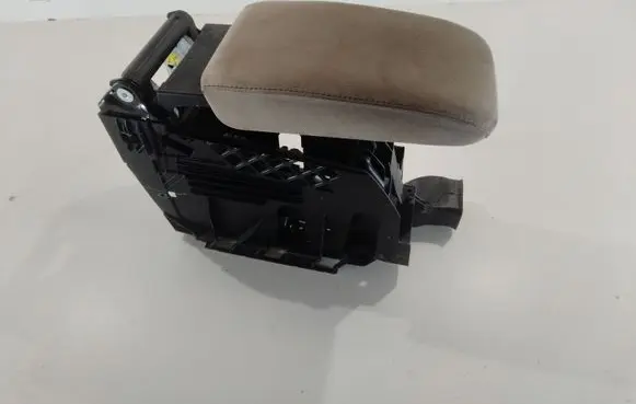 Volkswagen Golf VI Armrest 1K5864251C