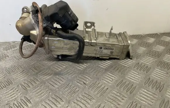 BMW 4 F32 F33 EGR valve cooler 8476993 847699301