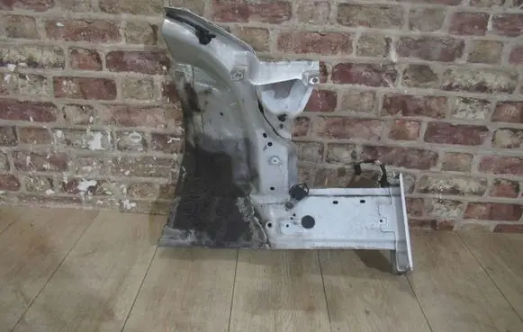 Hyundai i40 Bumper support mounting bracket corner 