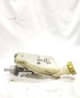 Master brake cylinder