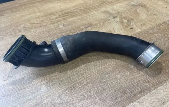 Porsche Macan (95B) Intercooler hose/pipe 95B145833