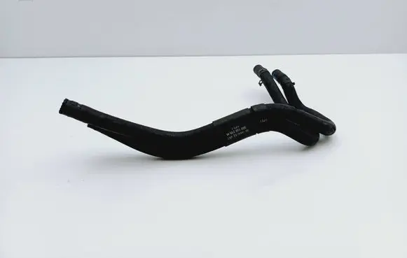 Volkswagen PASSAT B5 Breather hose/pipe 3B0130295M