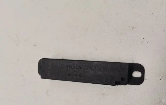 Mercedes-Benz C W205 Keyless system antenna A1668200075