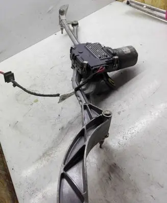 Mercedes-Benz E W211 Front wiper linkage 2118200242