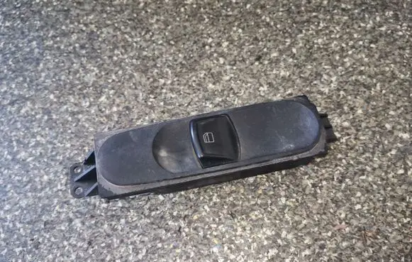 Mercedes-Benz Sprinter W906 Electric window control switch 9065450913