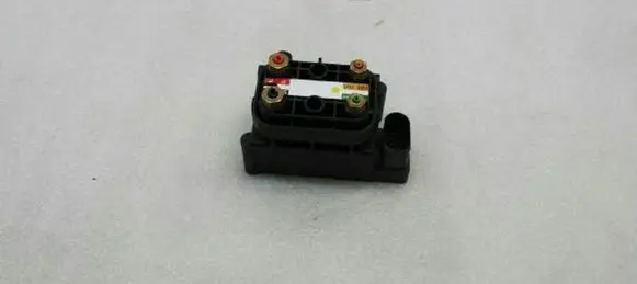 Jaguar XJ X351 Air suspension valve block AW933B486AA
