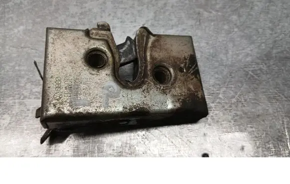 Volkswagen Polo II 86C 2F Front door lock 191837015C