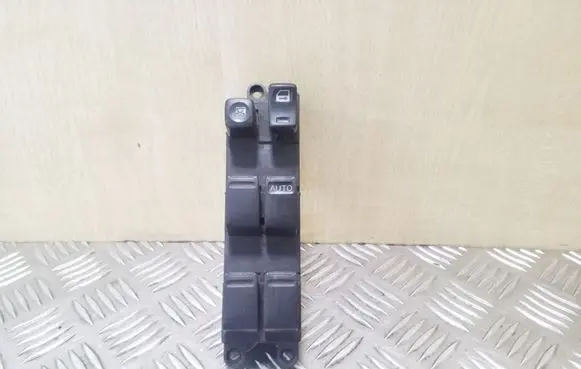 Nissan X-Trail T30 Electric window control switch