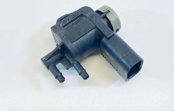 Volkswagen Touareg II Vacuum valve 1K0906283A