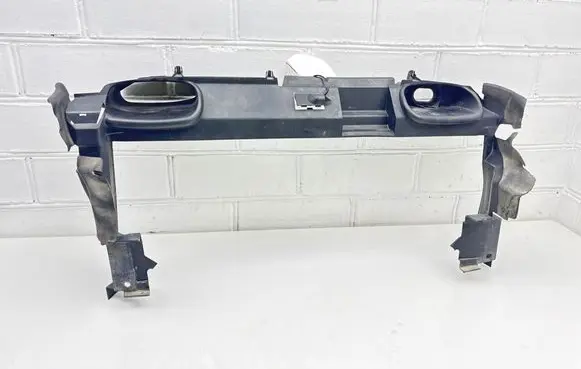 Mercedes-Benz CLK A209 C209 Intercooler air guide/duct channel A2095050530 A2095050630 A2095280026