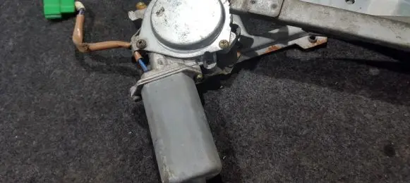 Subaru Legacy Front door window regulator motor