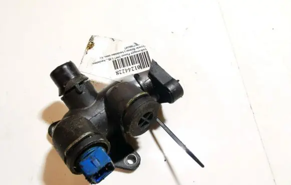 Volkswagen PASSAT B5 Engine coolant pipe/hose 1081967700J47