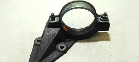Ford Focus Engine mounting bracket BV613K305TA R83JA