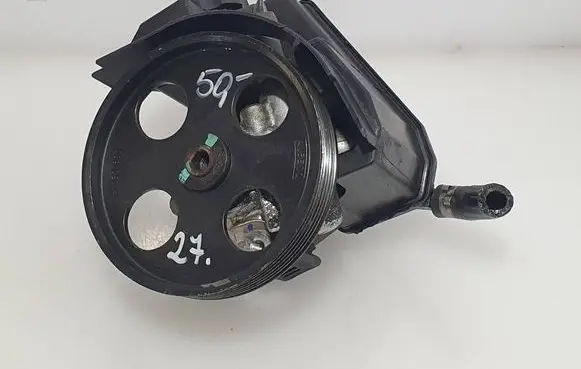 Peugeot 206 Power steering pump 9631411580