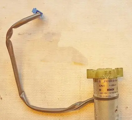 Mercedes-Benz E W210 Seat adjustment motor 2108200308 2108200308KZ