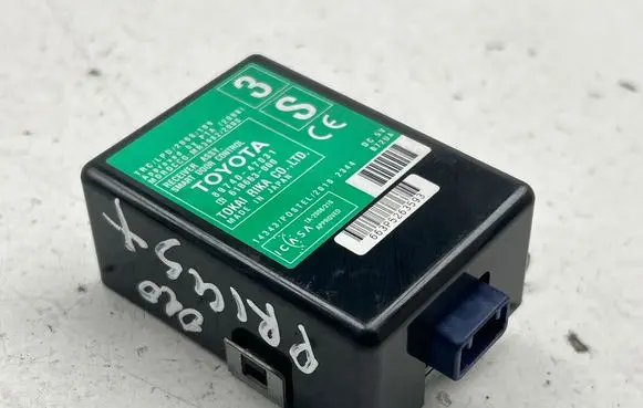Toyota Prius+ (ZVW40) Door control unit/module 8974047031 61B663000