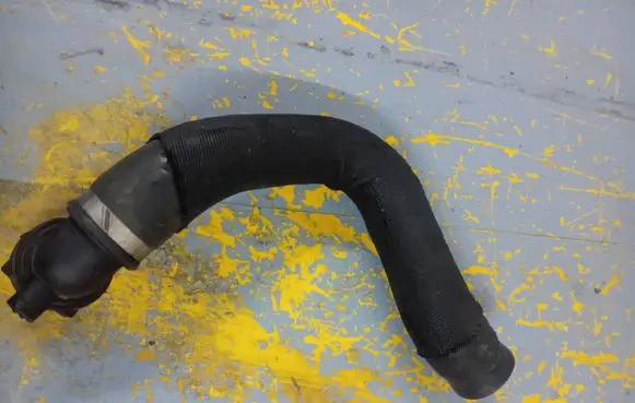 Audi A6 S6 C6 4F Coolant pipe/hose