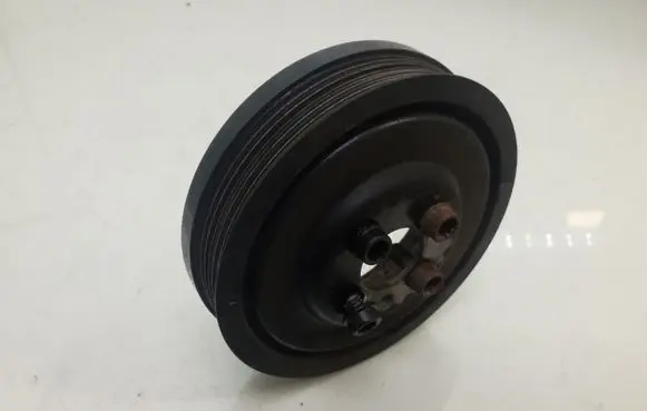 Volkswagen Caddy Crankshaft pulley 03G105243