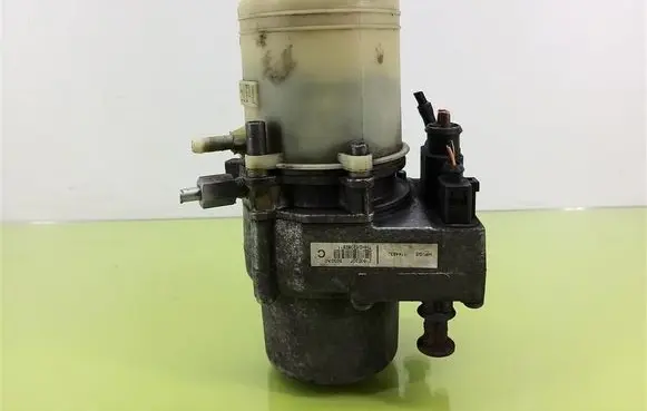 Skoda Fabia Mk1 (6Y) Power steering pump 6Q0423155AH