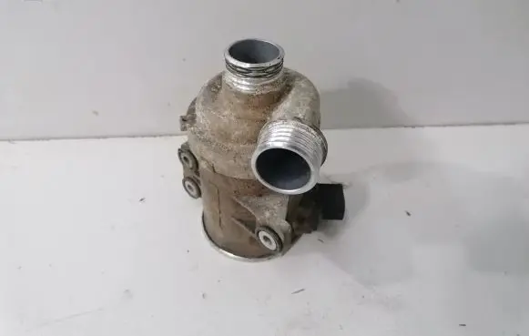 BMW 5 F10 F11 Electric auxiliary coolant/water pump 8635089