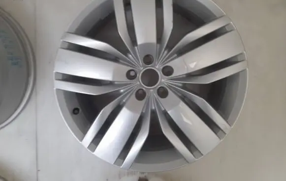 Volkswagen Touareg III R20 alloy rim 3QF601025J