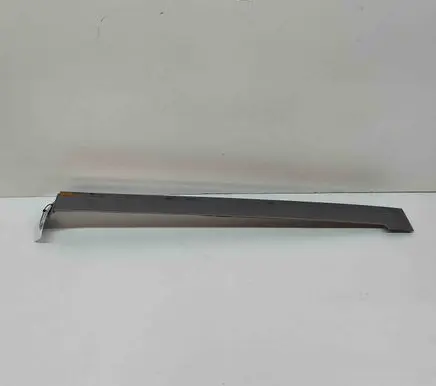 Rear fender molding trim