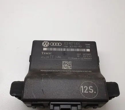 Volkswagen PASSAT B6 Gateway control module 3C0907530E