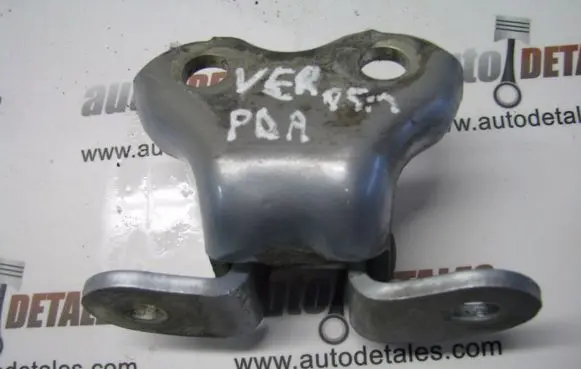 Toyota Corolla Verso AR10 Front door lower hinge 