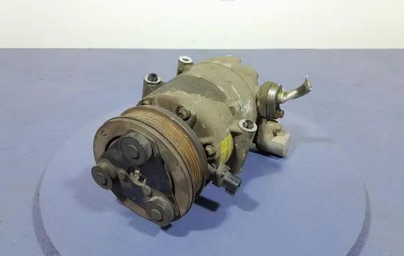 Ford C-MAX I Air conditioning (A/C) compressor (pump) 3M5H19D629PH