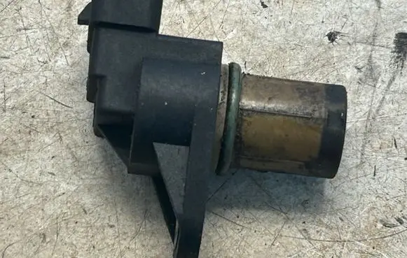 Mercedes-Benz E W212 Camshaft position sensor A0031539728