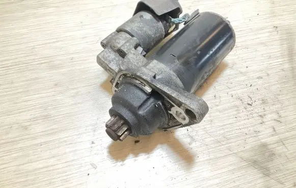 Volkswagen PASSAT B6 Starter motor 0001123012
