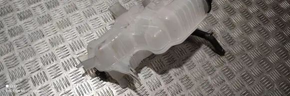 Brake fluid reservoir