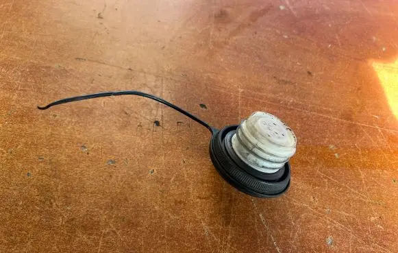 Nissan Almera N16 Fuel tank filler cap 