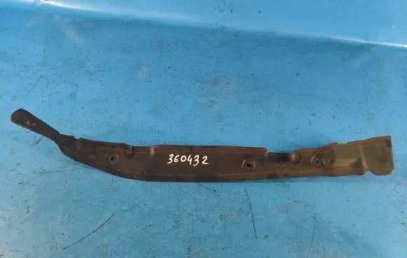 Nissan X-Trail T33 Fender foam support/seal 631316RA0A
