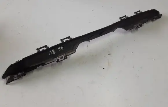 Audi A3 S3 8V Front bumper upper radiator grill 8V3853037