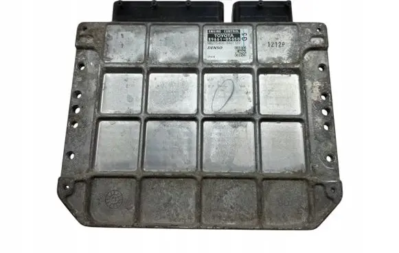 Toyota Avensis T270 Engine control unit/module 8966105G50