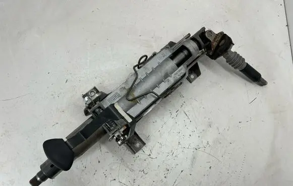 Steering wheel axle set