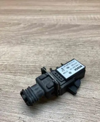 Renault Scenic I Airbag deployment crash/impact sensor 0265005140 WithPlug