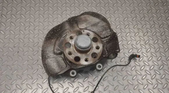 Mercedes-Benz CLS C218 X218 Front wheel hub A21810