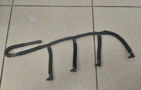 Volvo C30 Fuel line/pipe/hose 