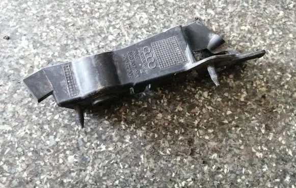 Audi A4 S4 B8 8K Front bumper mounting bracket 8K0807283