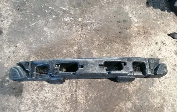Front bumper foam support bar
