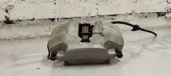 BMW i4 Front brake caliper 688584002