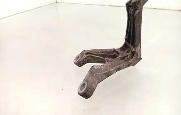 Ford Focus C-MAX Engine mounting bracket 3M517M125AE