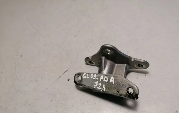 Mercedes-Benz GL X164 Front door upper hinge