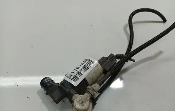 Ford C-MAX II Windscreen/windshield washer pump BK2117K624BA